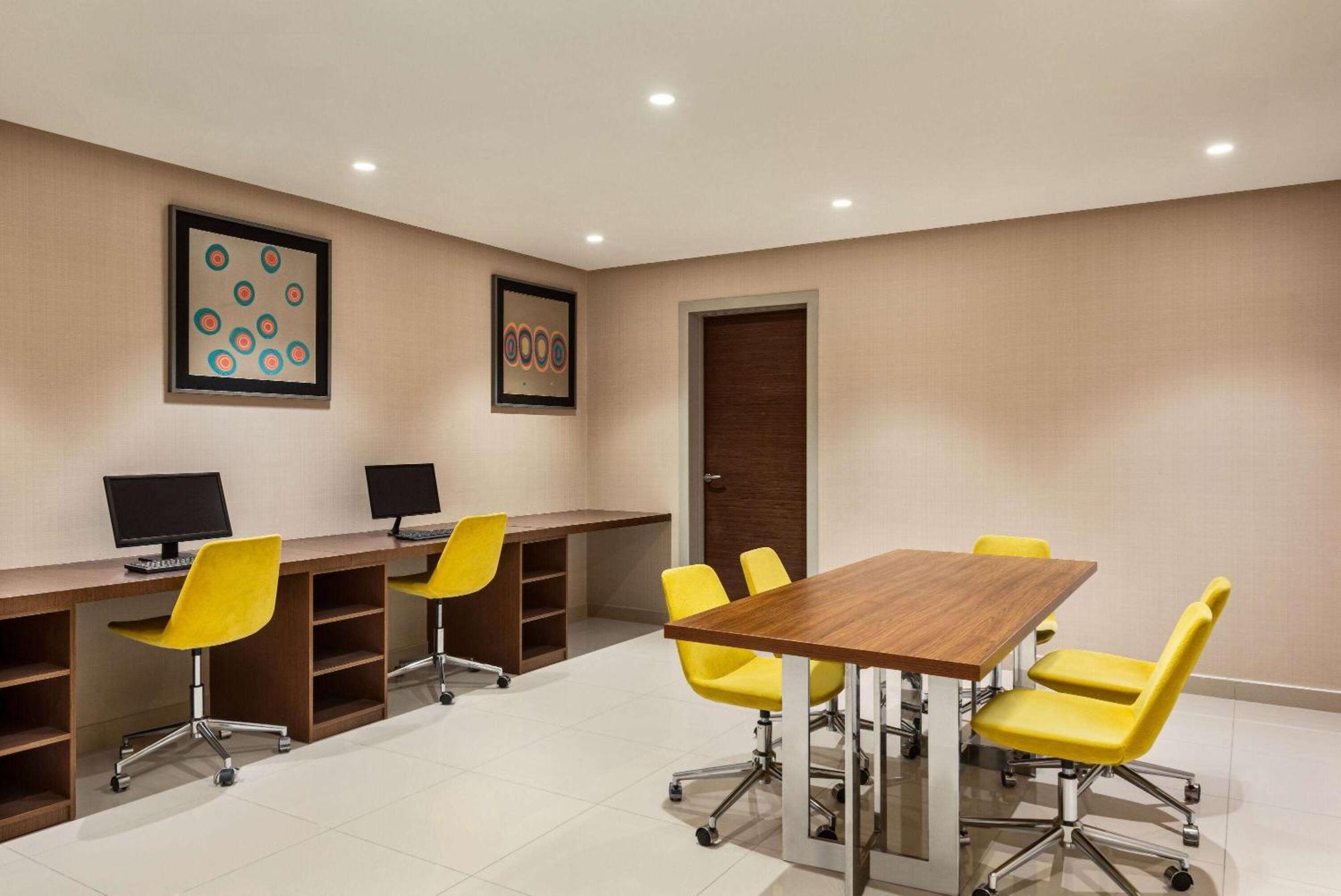 Ramada By Wyndham Makkah Zad Al Tayseer Mecca Exterior photo